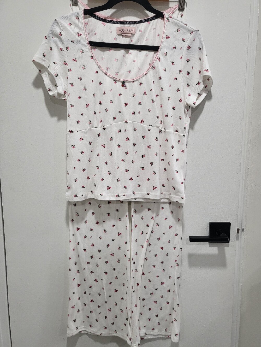 NWOT Paris Hilton Pink Floral Scrunch Pajama Set - Size Large